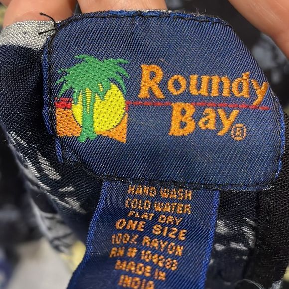 Roundy Bay Women’s Sarong Wrap Sea Shell Rayon 60” X 44” Beach Cover Summer - Picture 6 of 6